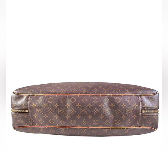 Authenticated Louis Vuitton travel bag with shoulder strap unisex - Picture 13 of 16